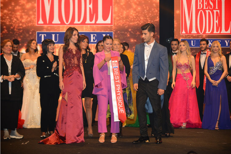 Emine Çam,Estetik ve Güzellik Bakış Açısıyla En Güvenilir Jüri Üyelerinden Oldu